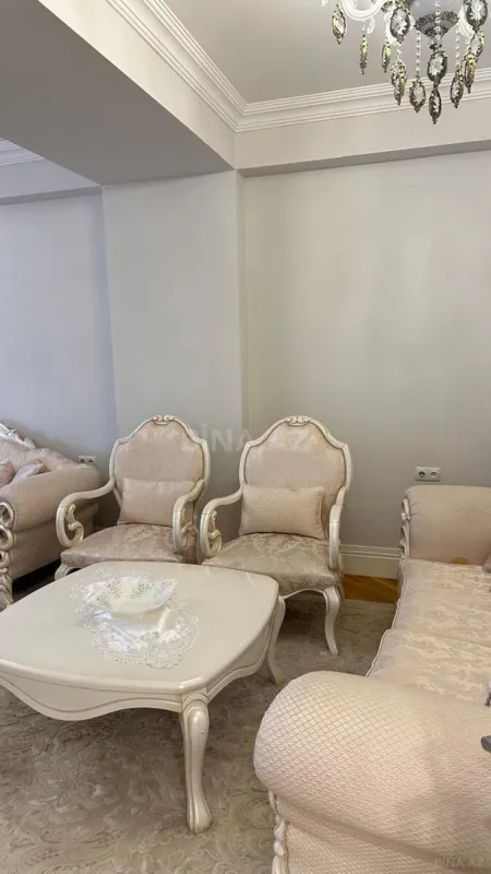 Satılır 3 otaqlı mənzil 165 m²