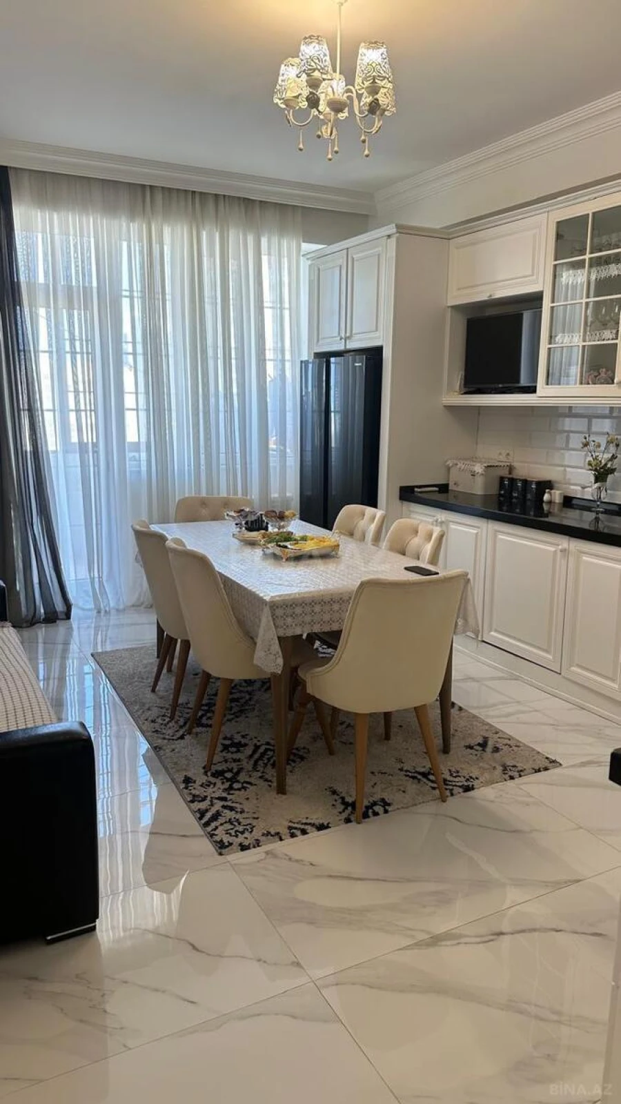 Satılır 3 otaqlı mənzil 165 m²