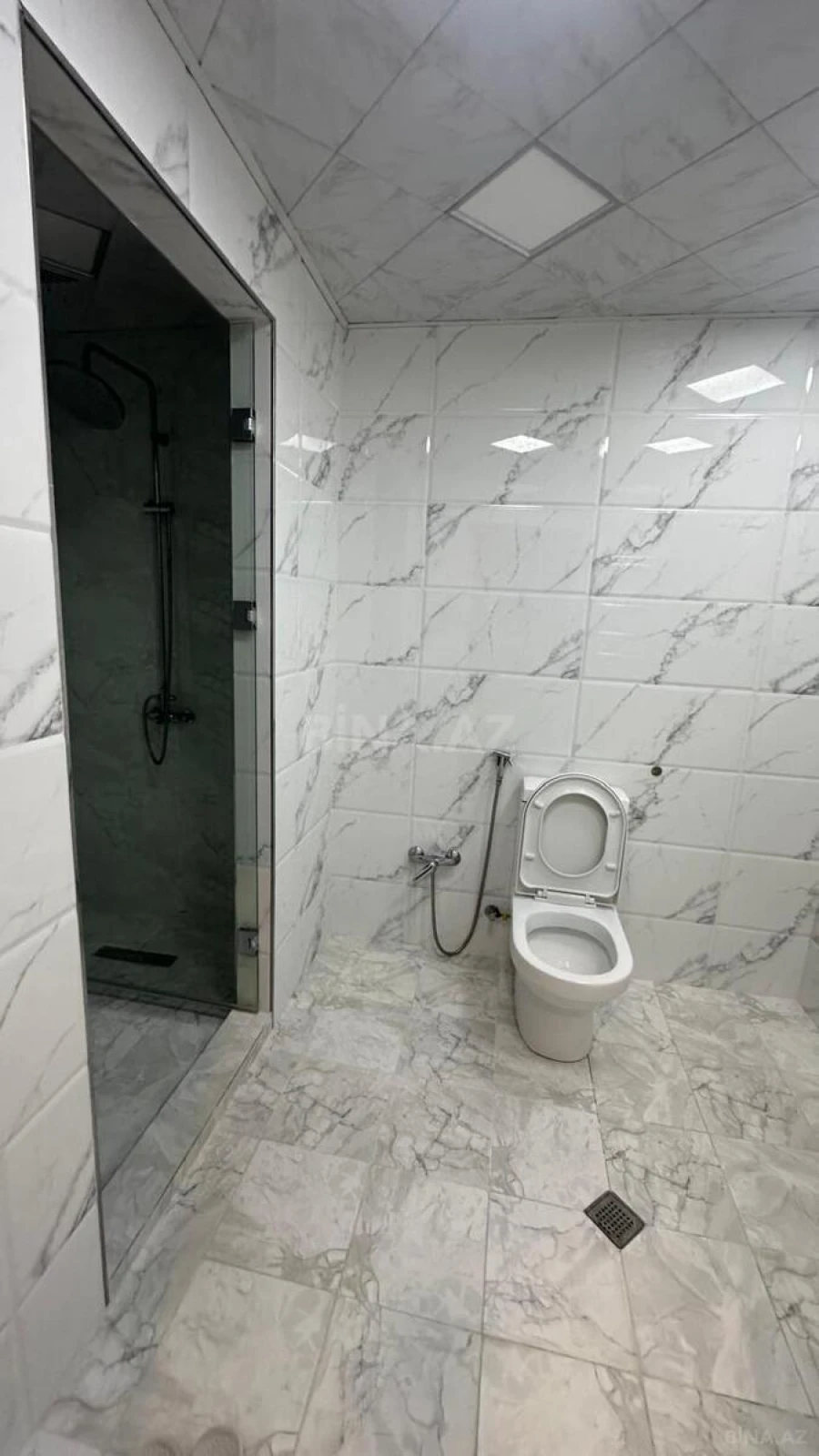 Satılır 3 otaqlı mənzil 165 m²