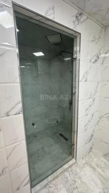 Satılır 3 otaqlı mənzil 165 m²