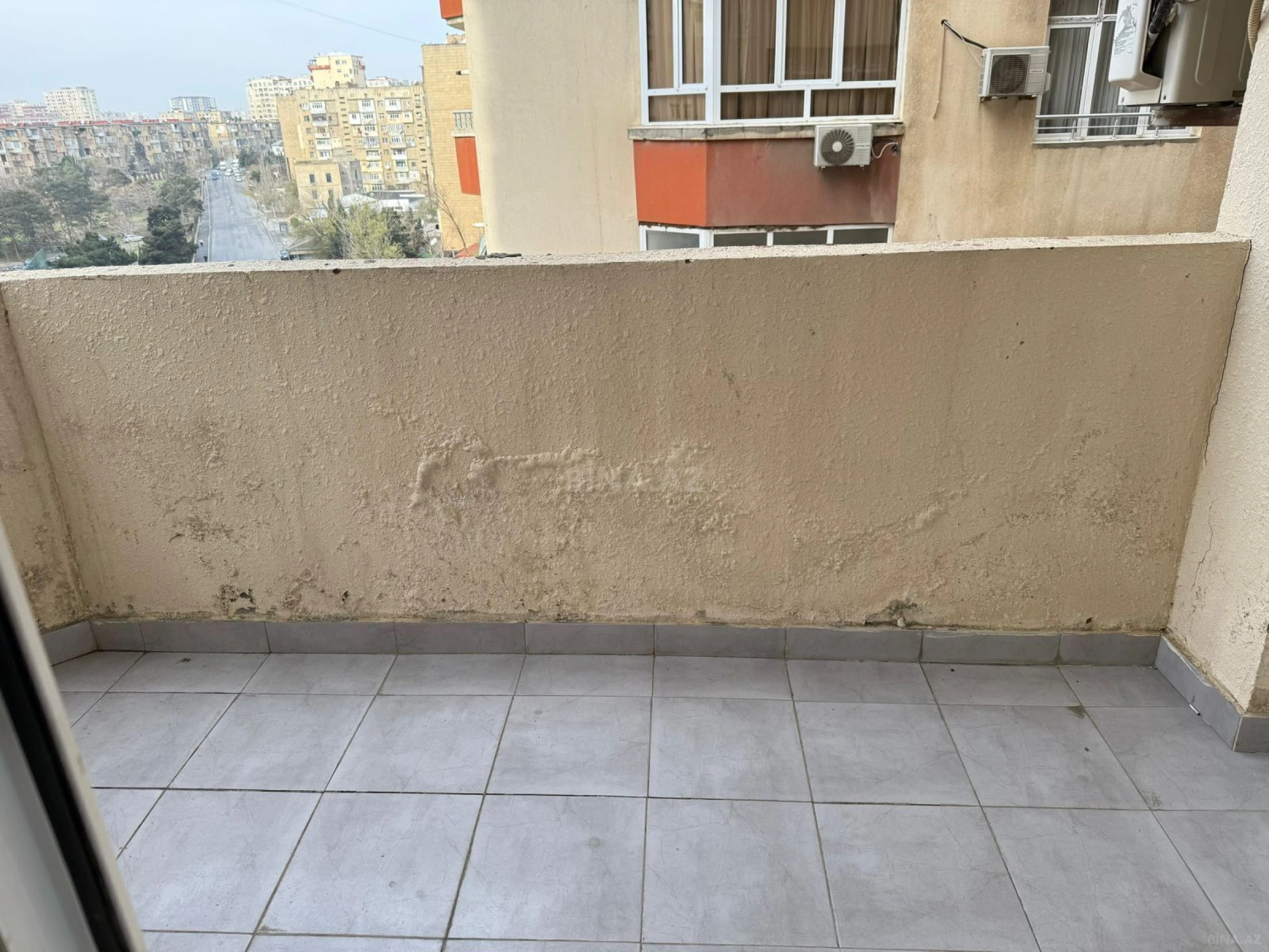 Satılır 3 otaqlı mənzil 145 m²