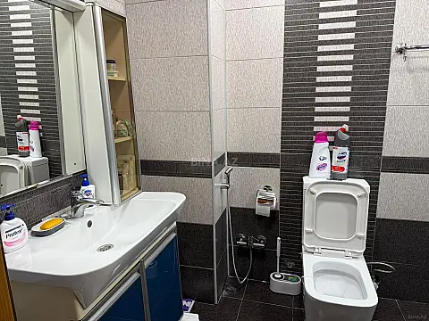 Satılır 3 otaqlı mənzil 145 m²