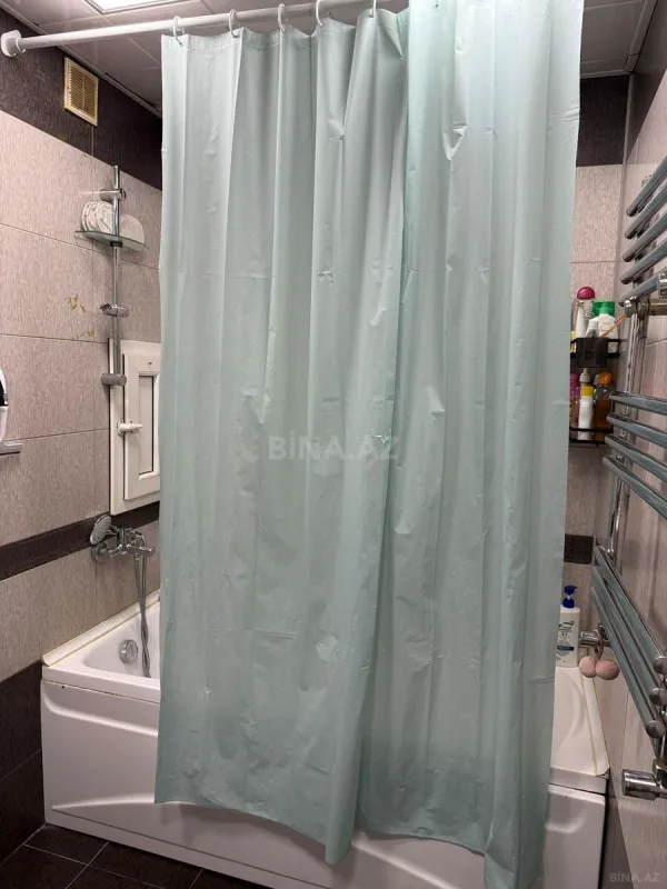 Satılır 3 otaqlı mənzil 145 m²