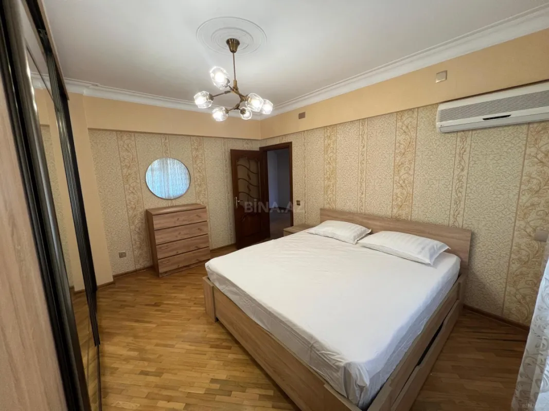 Kirayə verilir 3 otaqlı mənzil 120 m²