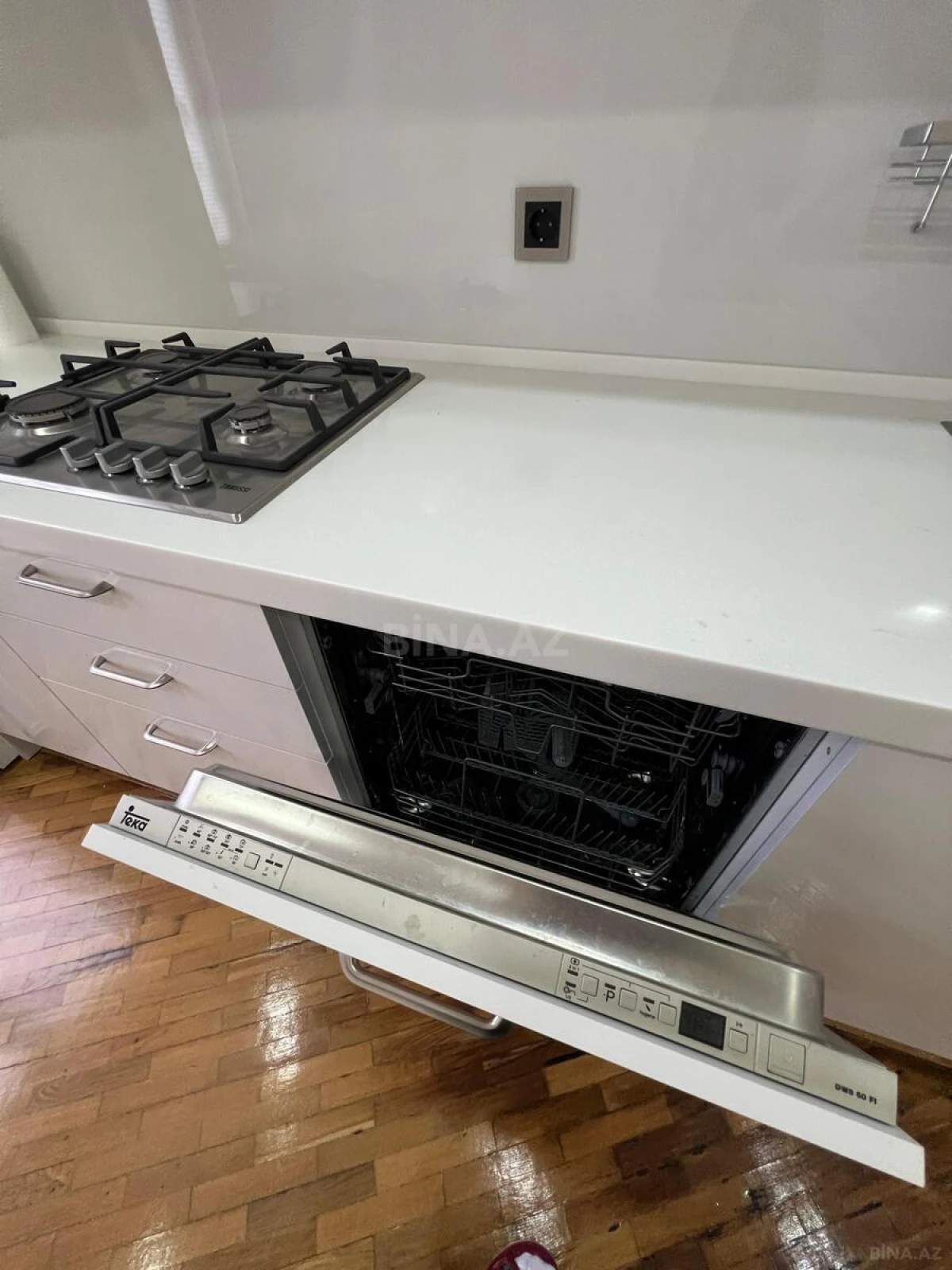 Kirayə verilir 3 otaqlı mənzil 120 m²