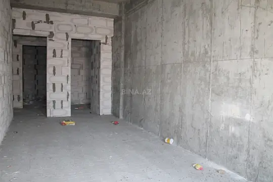 Satılır 4 otaqlı mənzil 196 m²