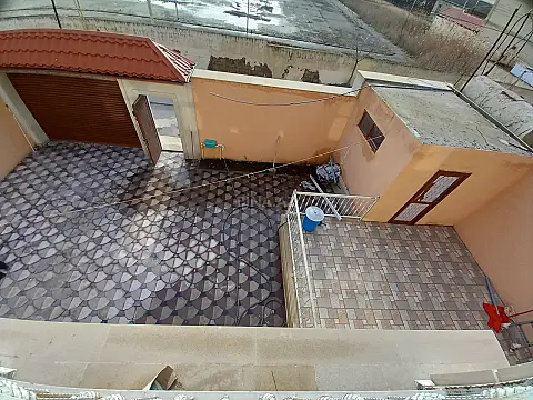 Satılır 6 otaqlı həyət evi 250 m²