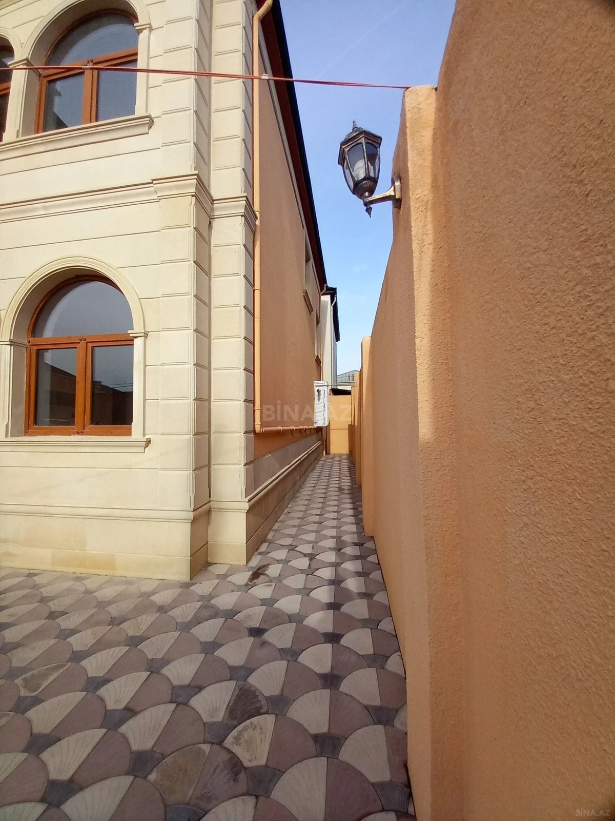 Satılır 6 otaqlı həyət evi 250 m²