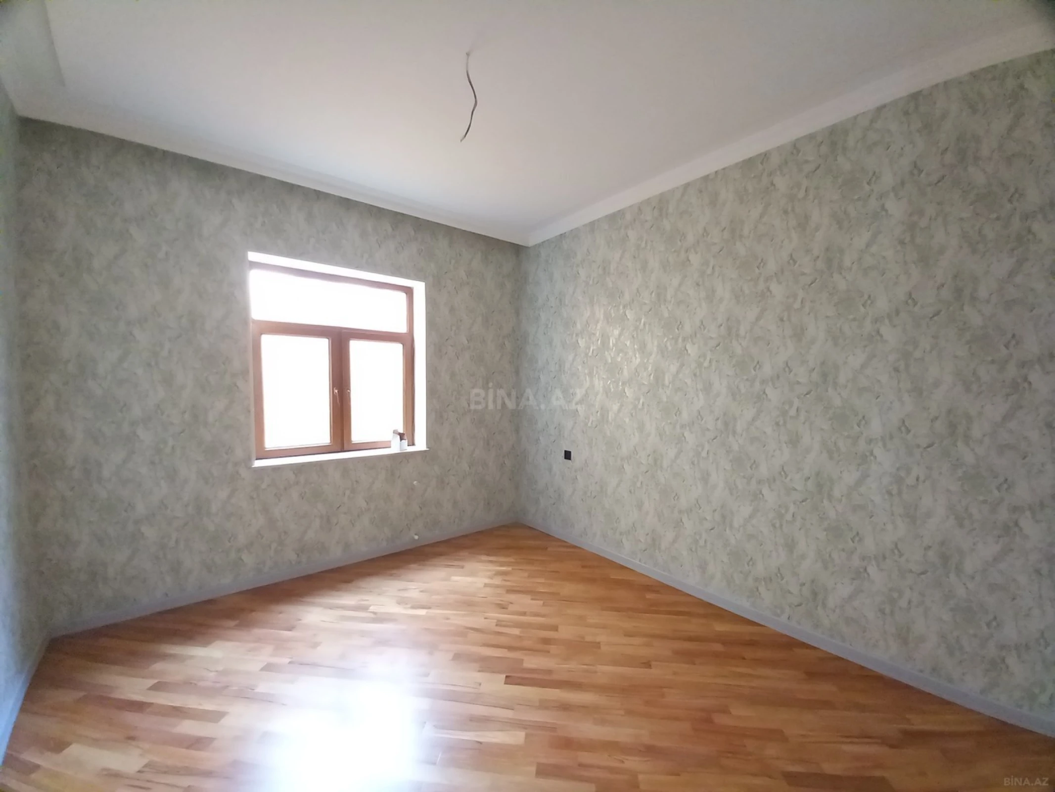 Satılır 6 otaqlı həyət evi 250 m²