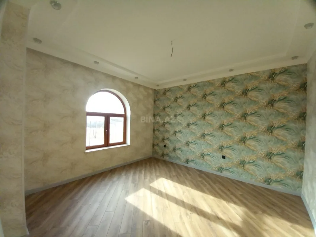 Satılır 6 otaqlı həyət evi 250 m²