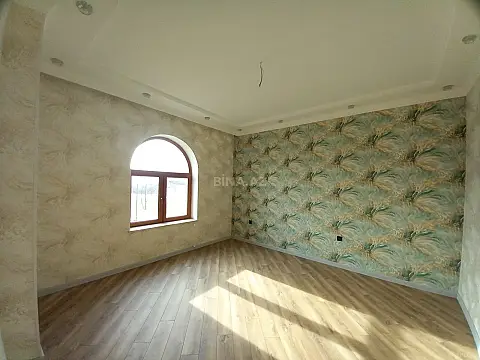 Satılır 6 otaqlı həyət evi 250 m²