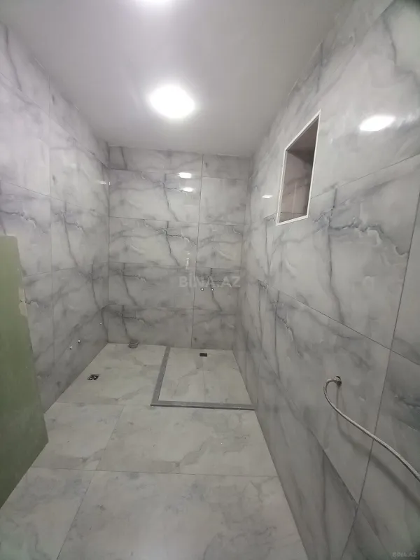 Satılır 6 otaqlı həyət evi 250 m²