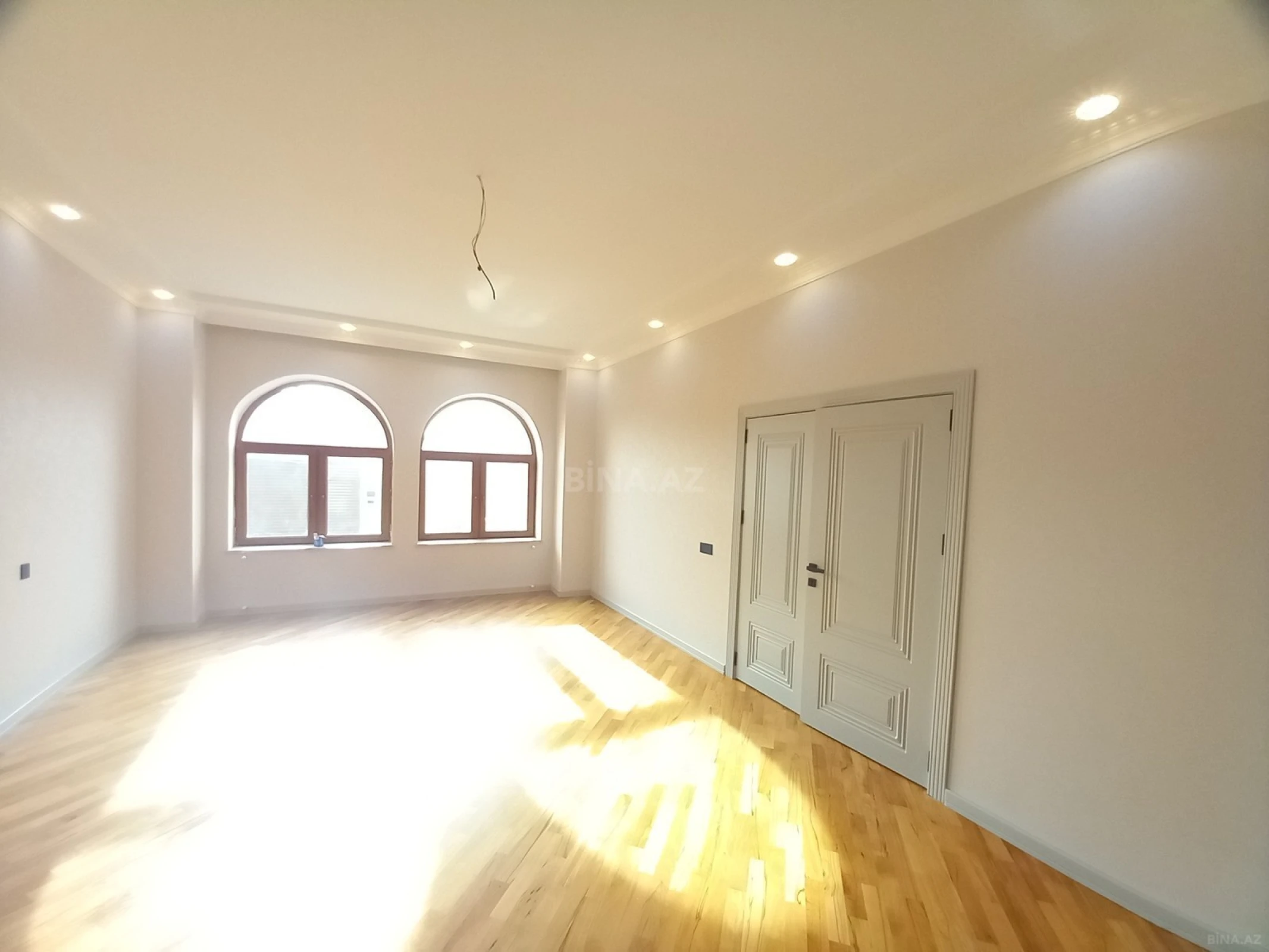 Satılır 6 otaqlı həyət evi 250 m²