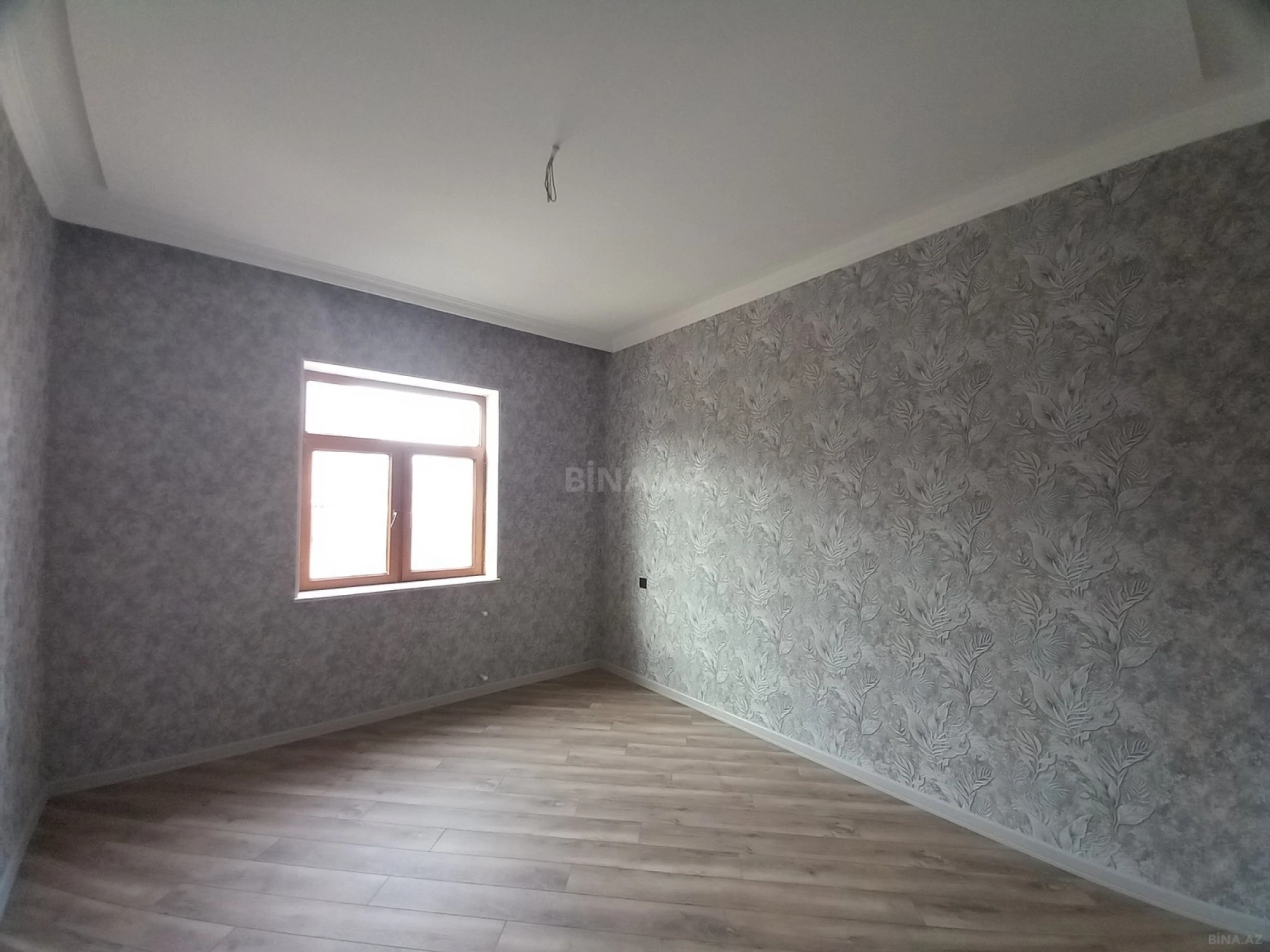 Satılır 6 otaqlı həyət evi 250 m²