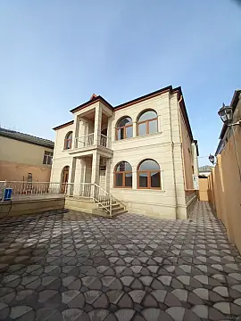 Satılır 6 otaqlı həyət evi 250 m²