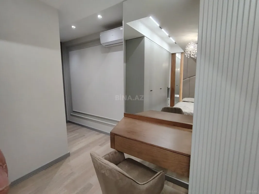 Satılır 3 otaqlı mənzil 98 m²