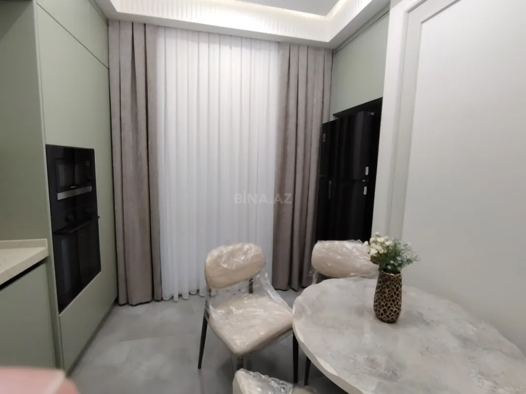 Satılır 3 otaqlı mənzil 98 m²