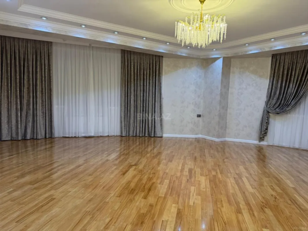 Satılır 3 otaqlı mənzil 142 m²