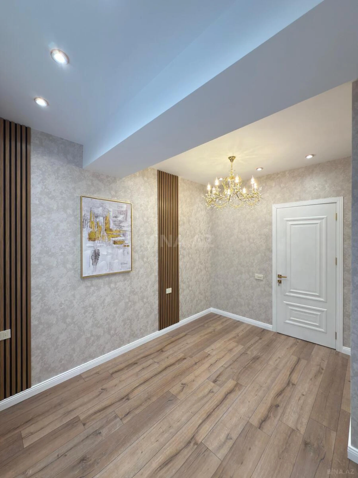 Satılır 4 otaqlı mənzil 110 m²