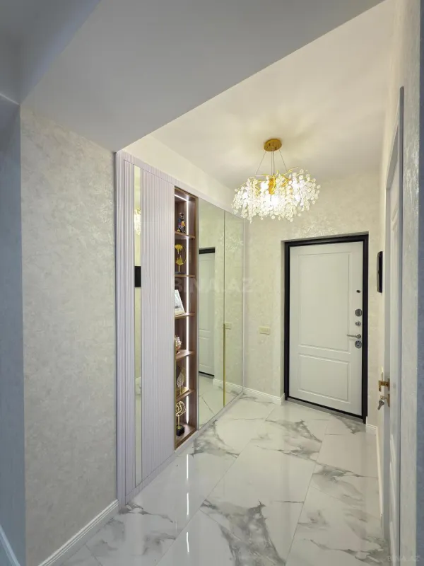 Satılır 4 otaqlı mənzil 110 m²