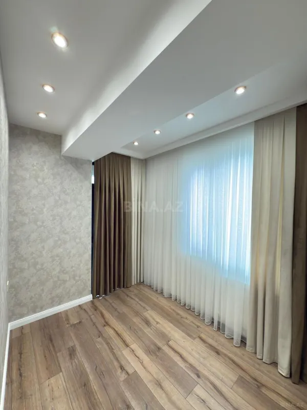 Satılır 4 otaqlı mənzil 110 m²