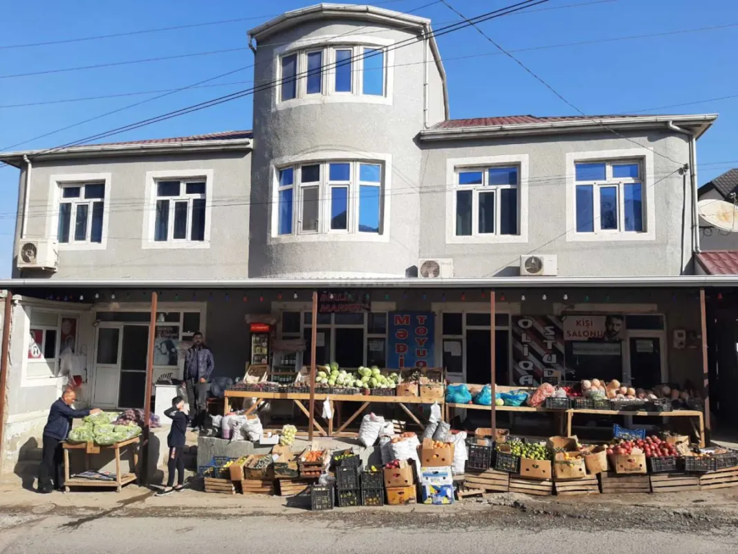 Satılır obyekt 500 m²