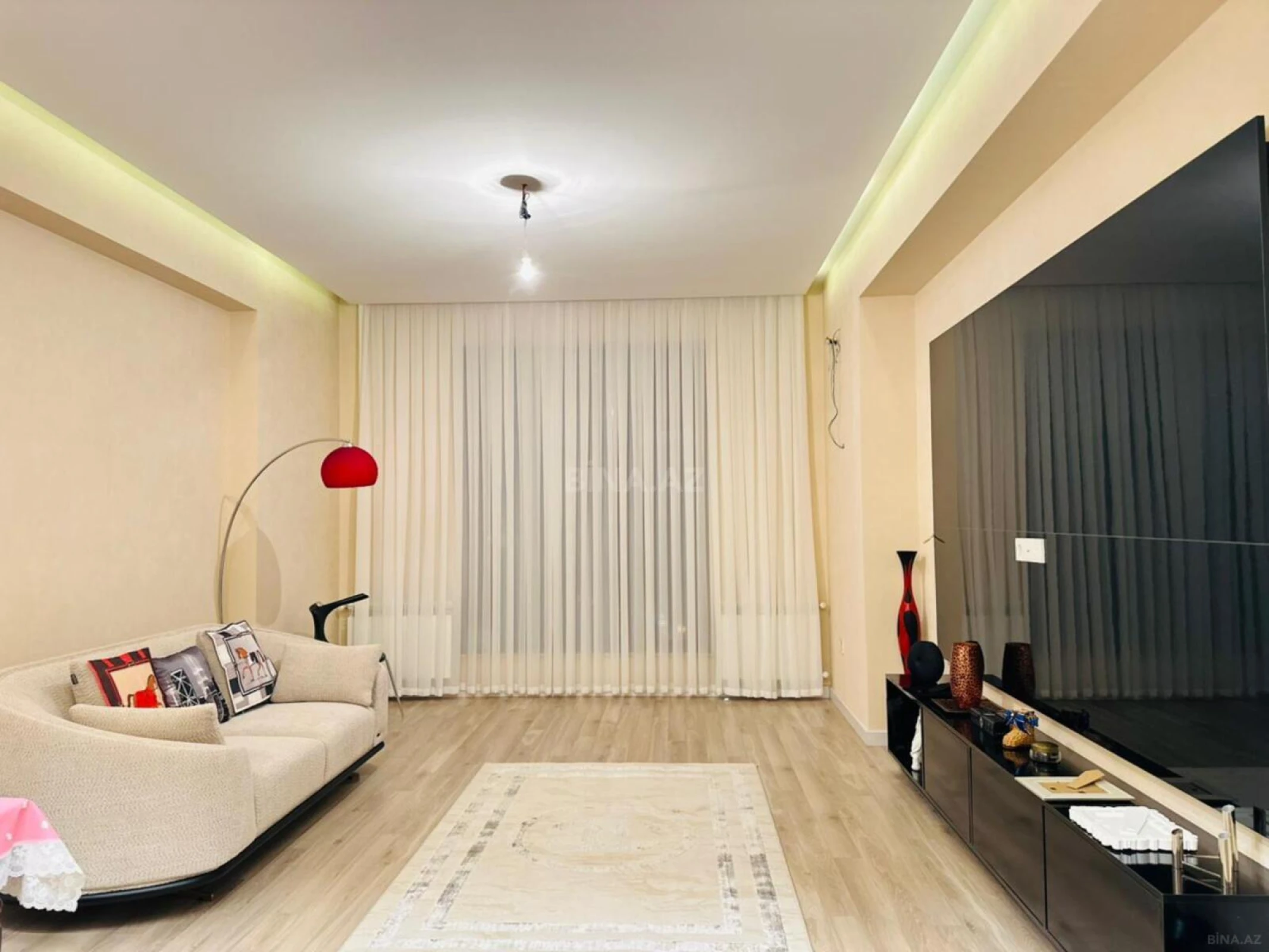Satılır 3 otaqlı mənzil 83 m²