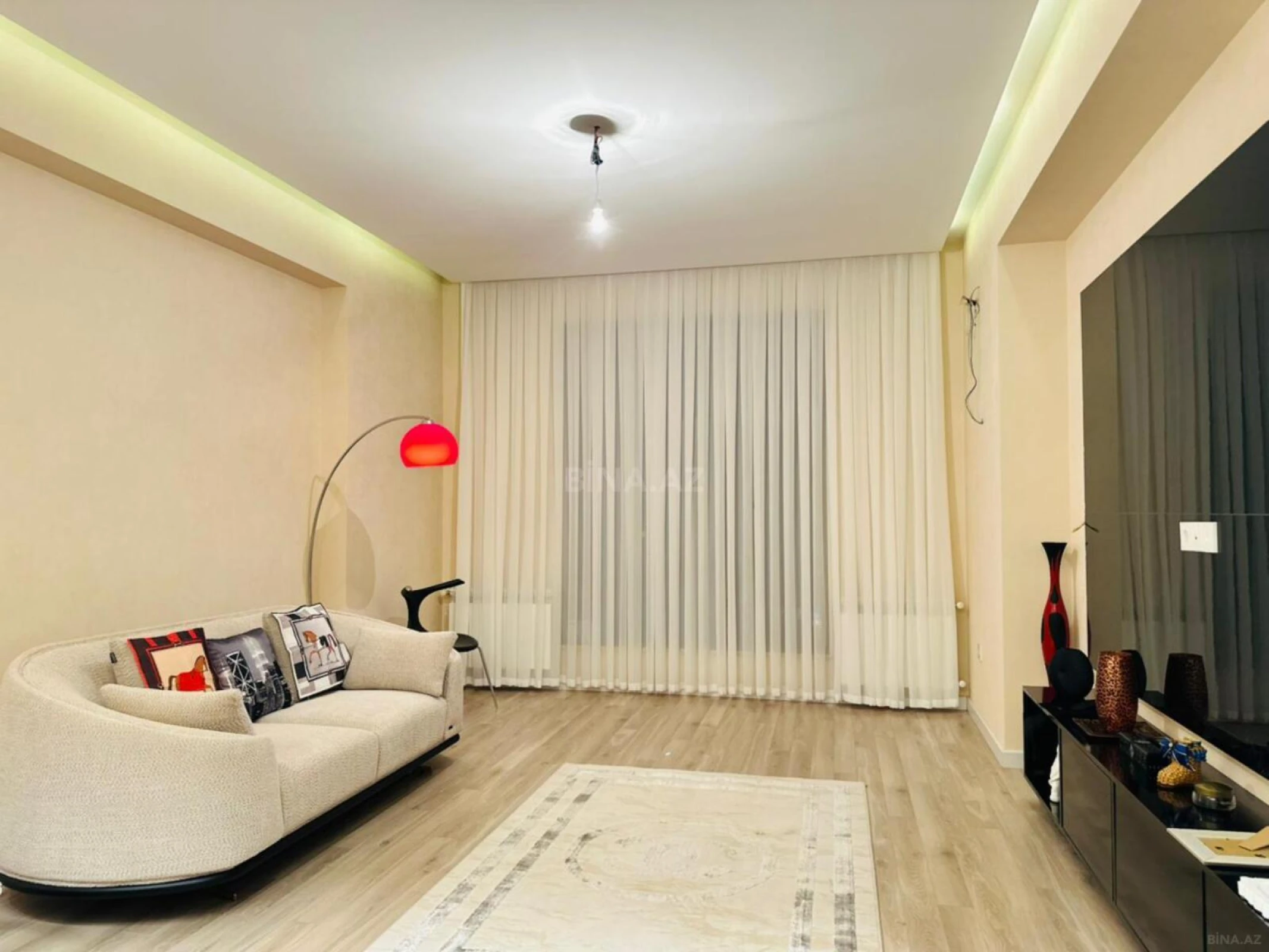 Satılır 3 otaqlı mənzil 83 m²