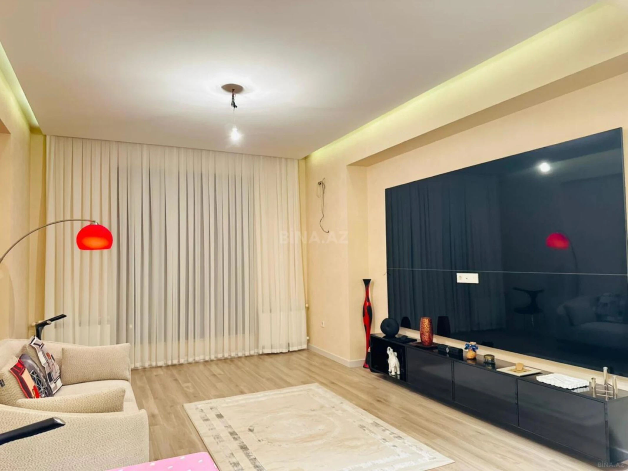 Satılır 3 otaqlı mənzil 83 m²