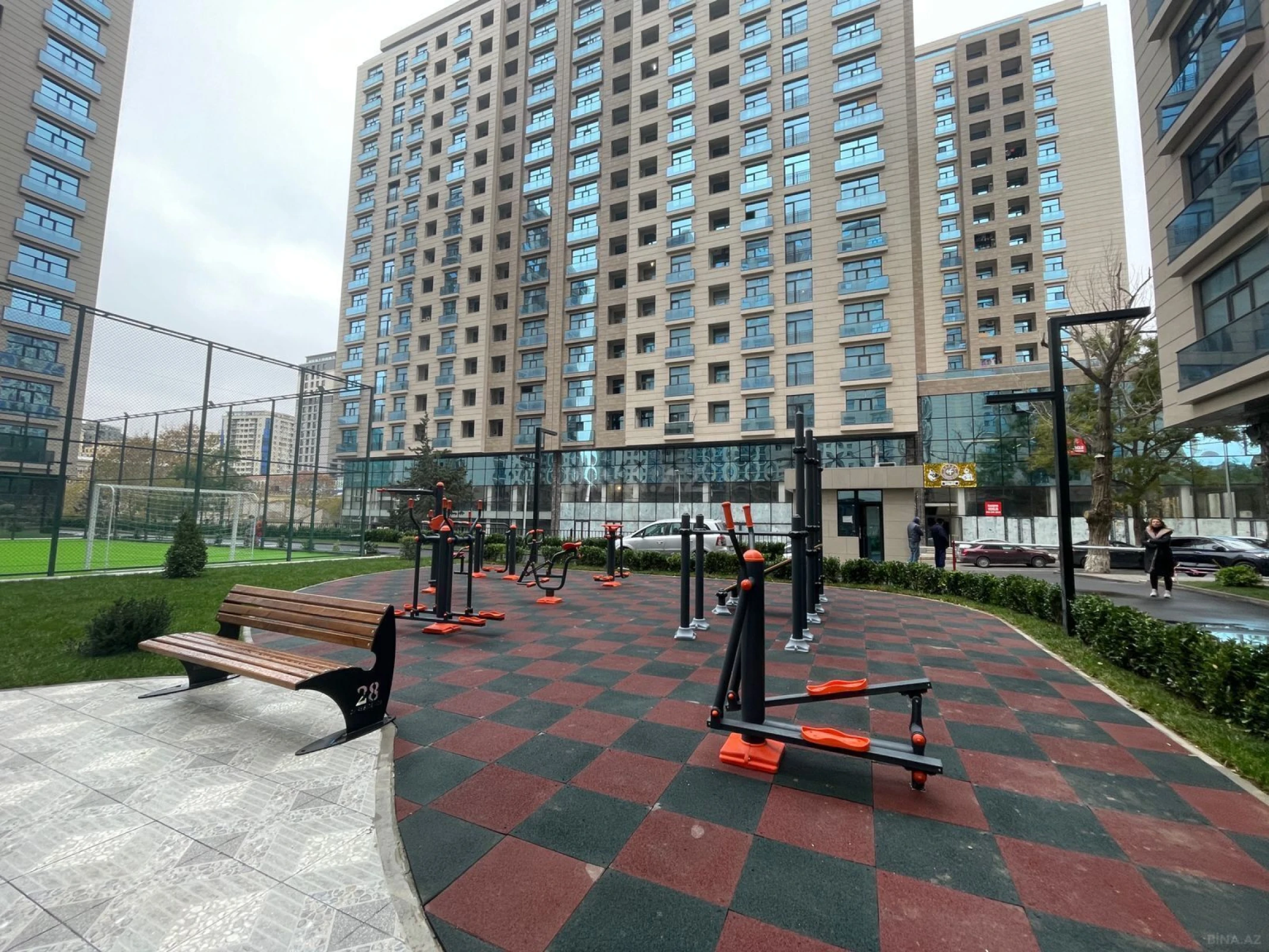 Satılır 2 otaqlı mənzil 67 m²