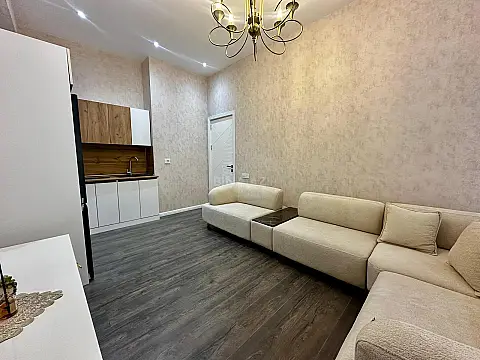 Satılır 2 otaqlı mənzil 67 m²