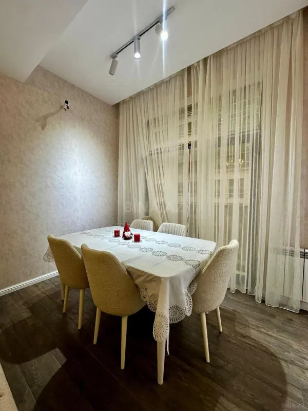 Satılır 2 otaqlı mənzil 67 m²