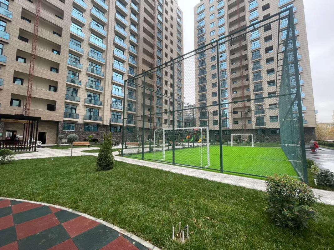 Satılır 2 otaqlı mənzil 67 m²