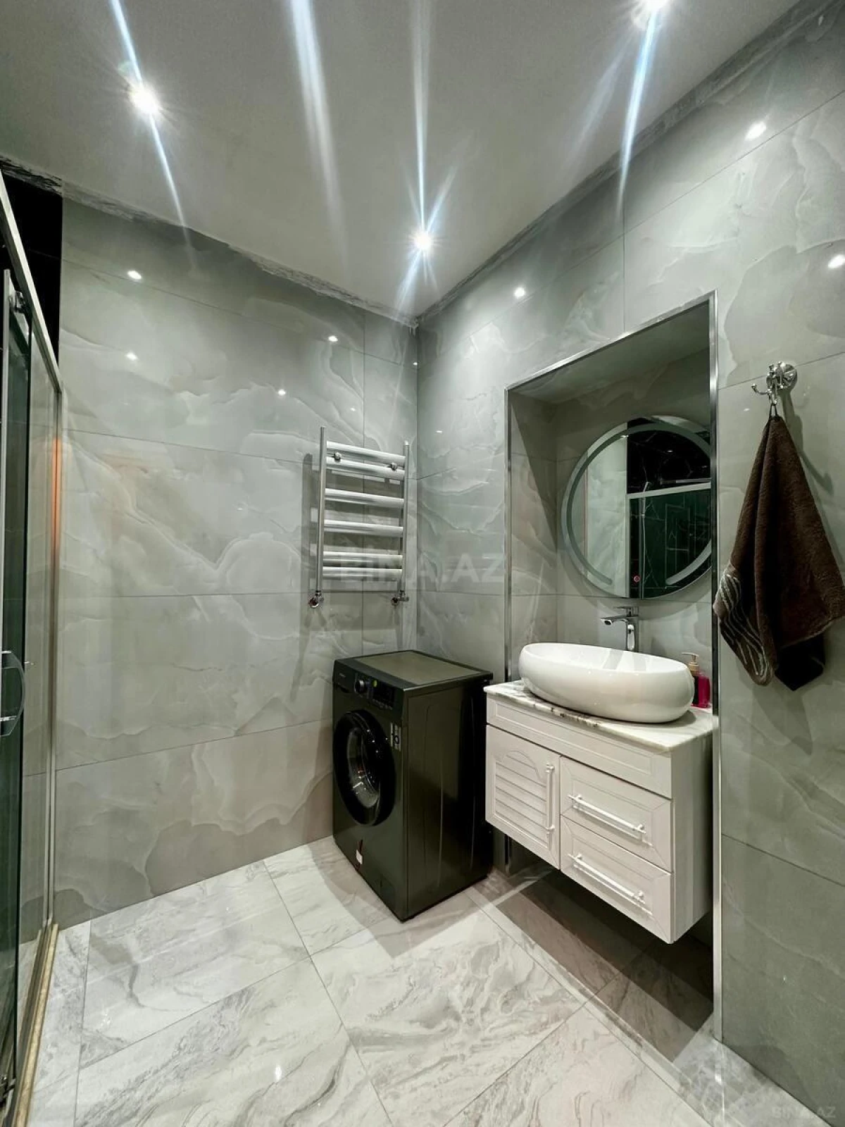 Satılır 2 otaqlı mənzil 67 m²