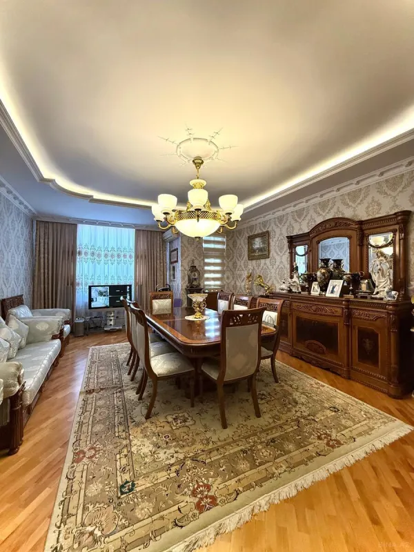 Satılır 3 otaqlı mənzil 147 m²