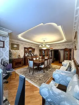 Satılır 3 otaqlı mənzil 147 m² — Bakı, Nizami 3 otaq 147.00 m²