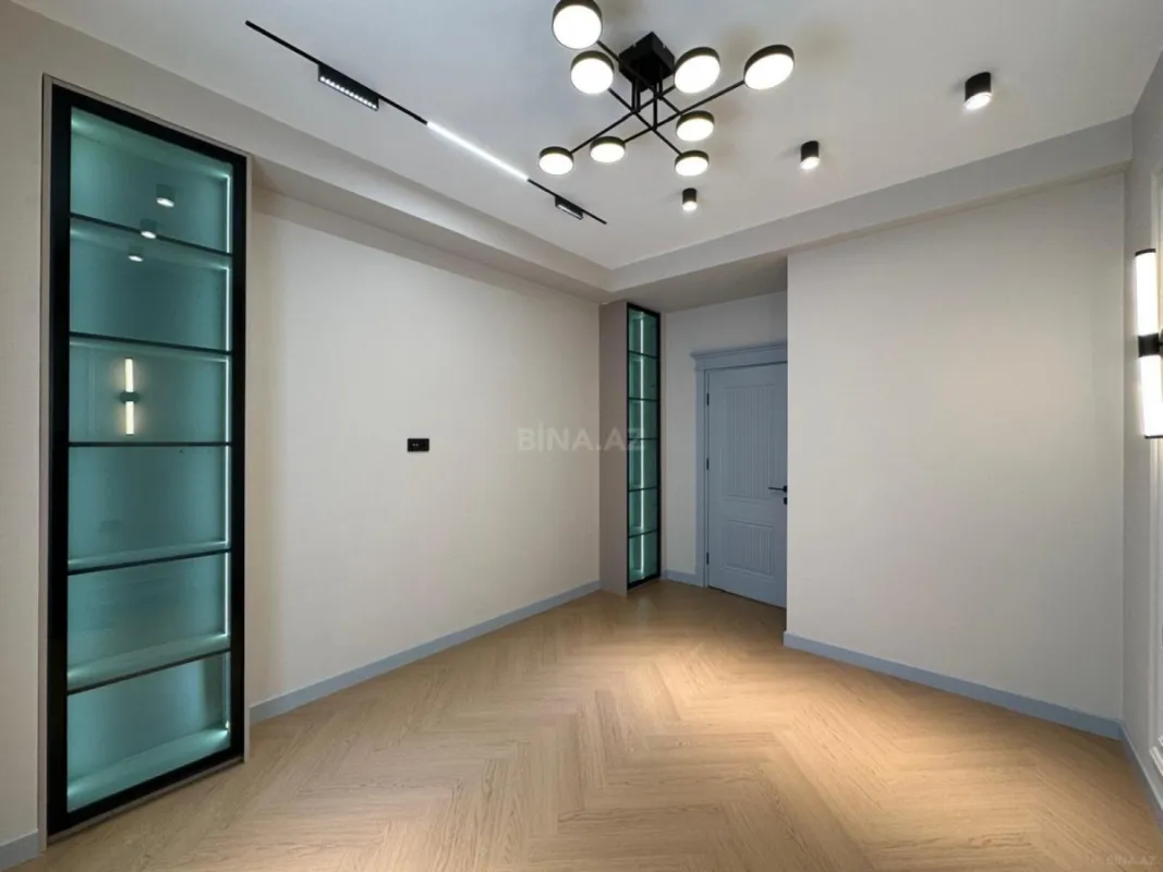 Satılır 4 otaqlı mənzil 117 m²