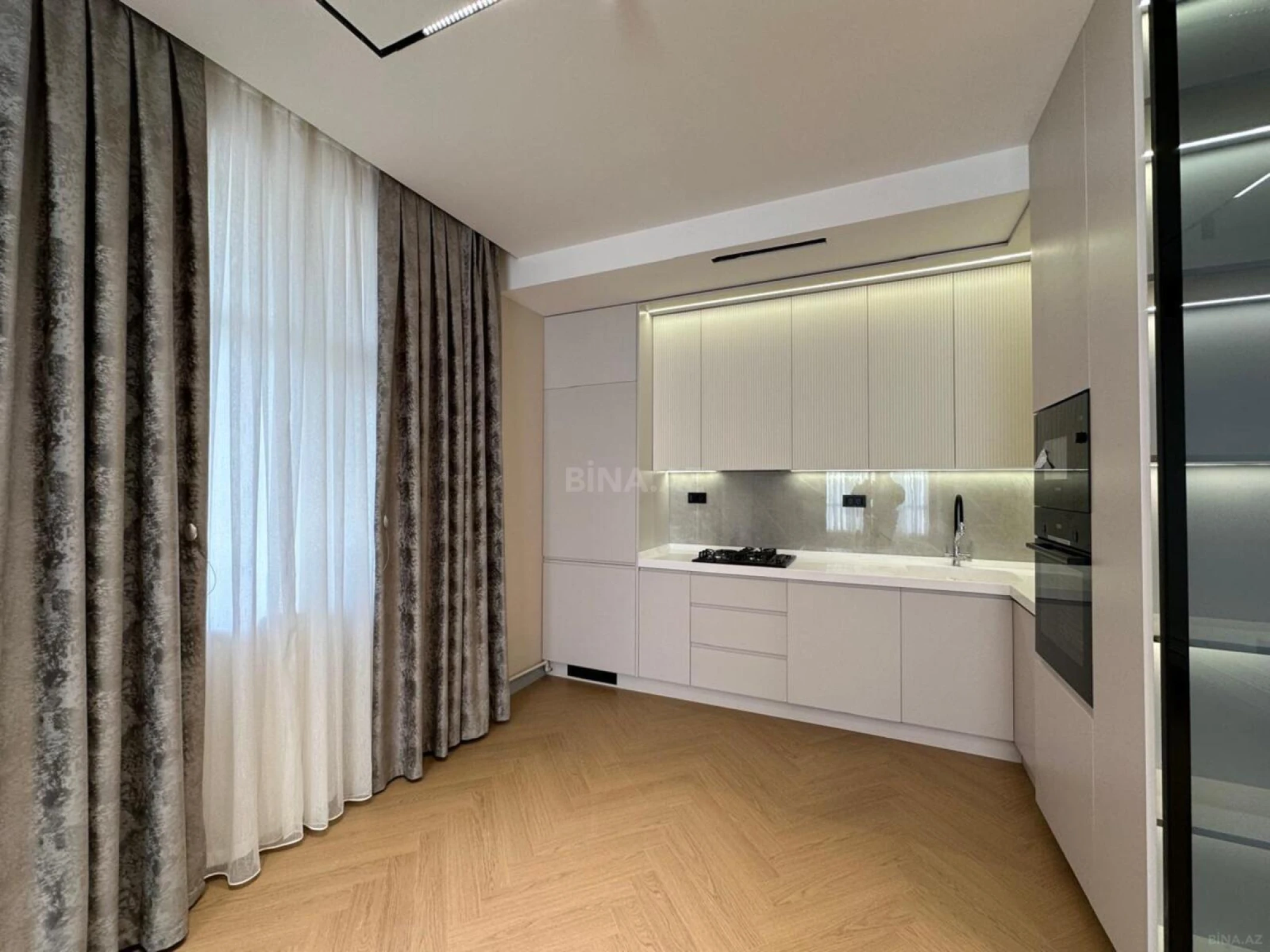 Satılır 4 otaqlı mənzil 117 m²