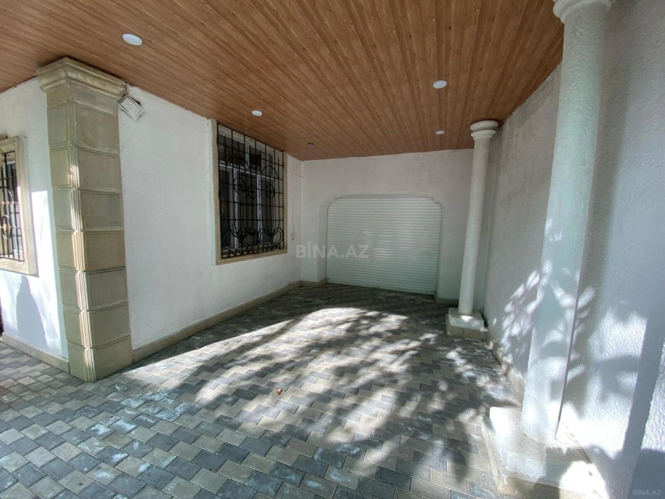 Satılır 9 otaqlı həyət evi 450 m²