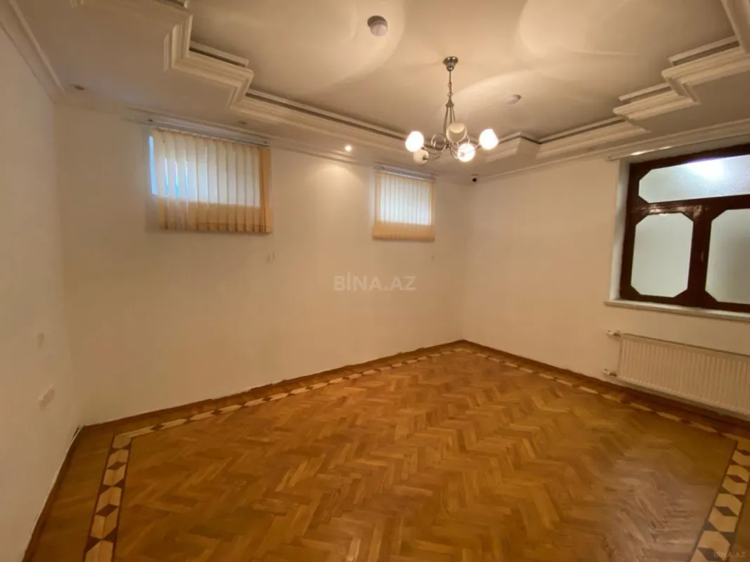 Satılır 9 otaqlı həyət evi 450 m²
