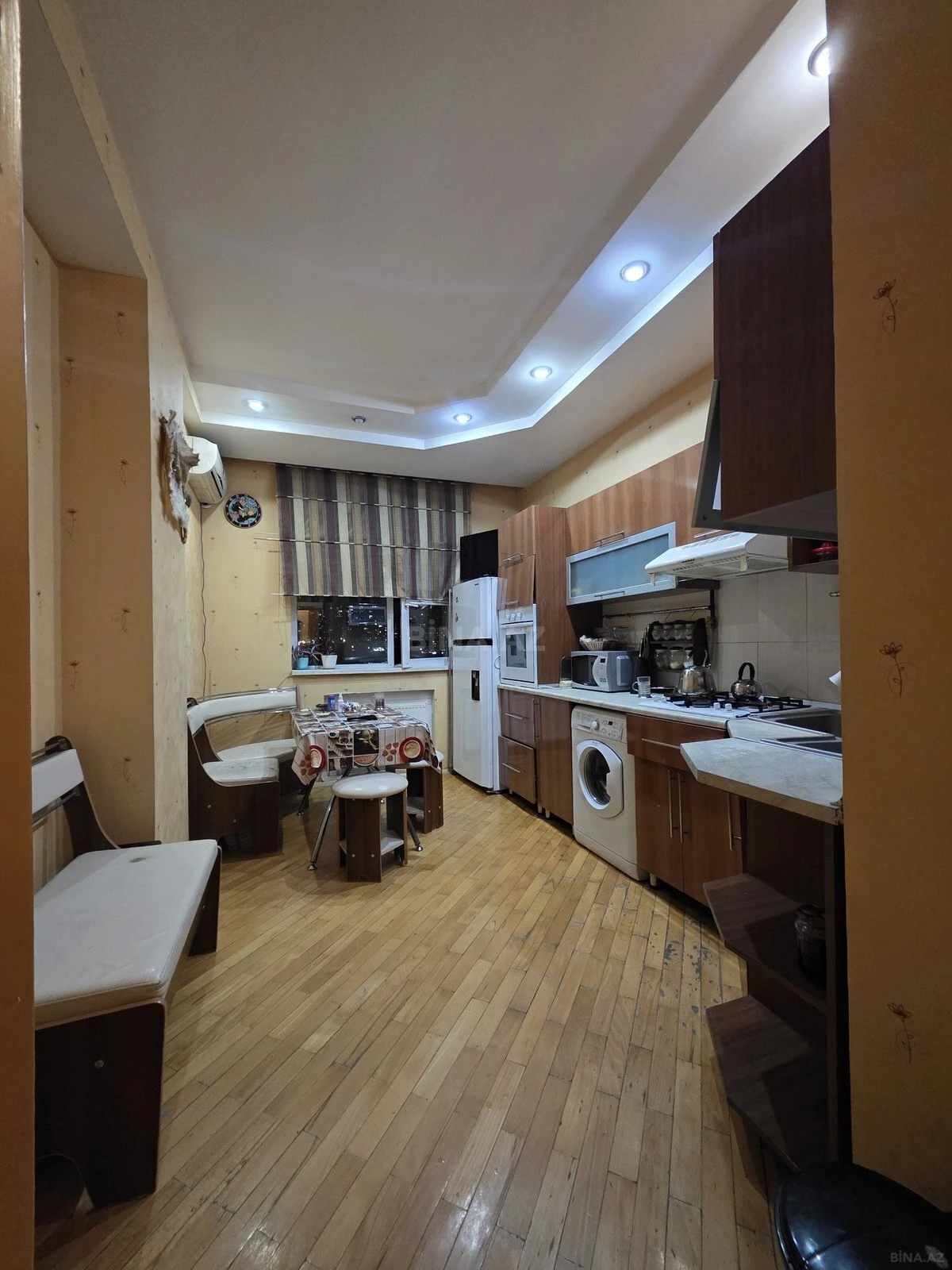 Satılır 3 otaqlı mənzil 110 m²