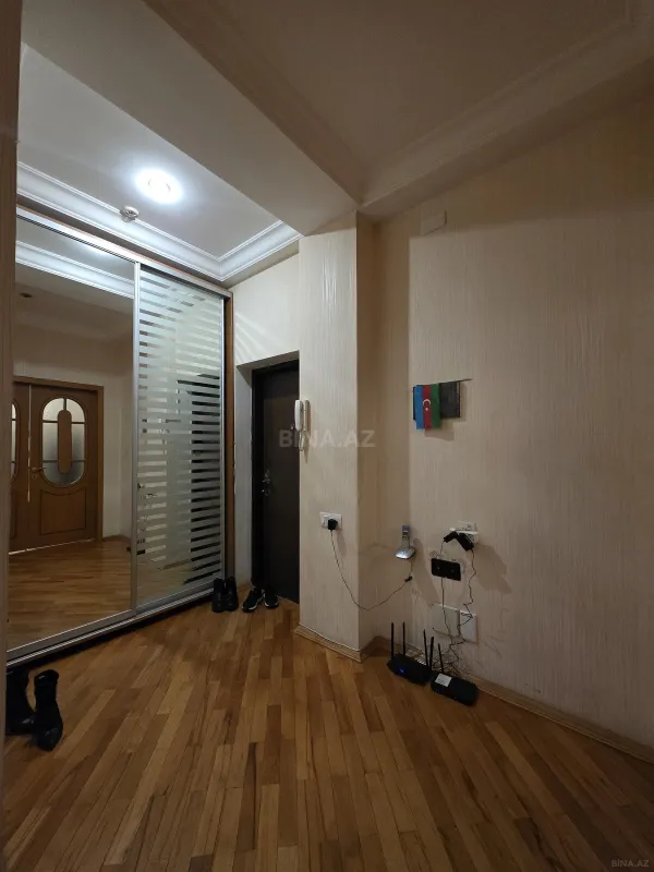 Satılır 3 otaqlı mənzil 110 m²