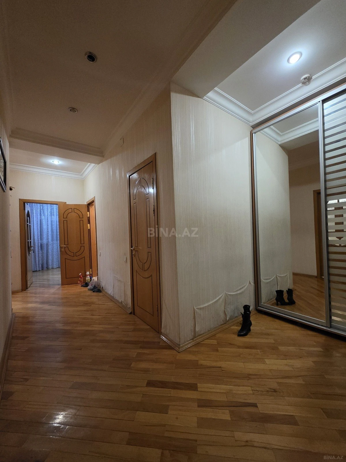 Satılır 3 otaqlı mənzil 110 m²