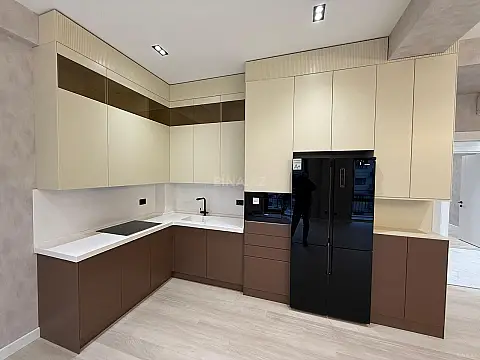 Kirayə verilir 4 otaqlı ofis 140 m²