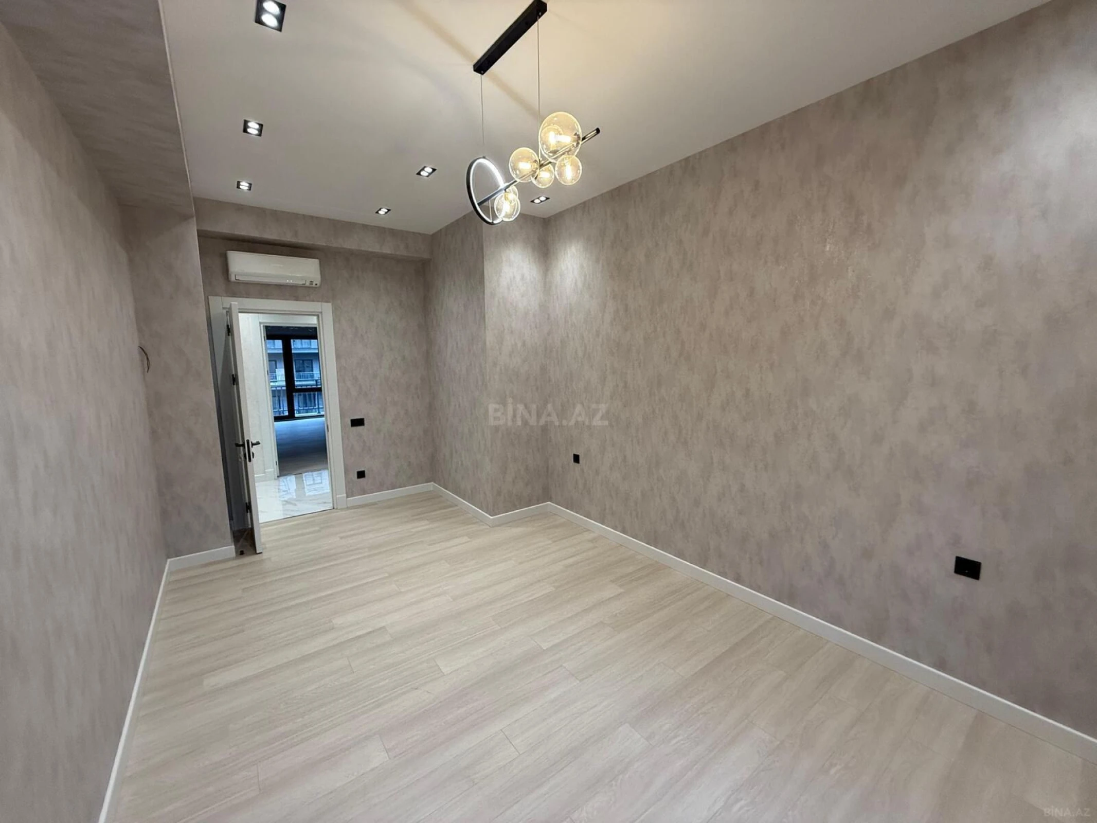 Kirayə verilir 4 otaqlı ofis 140 m²