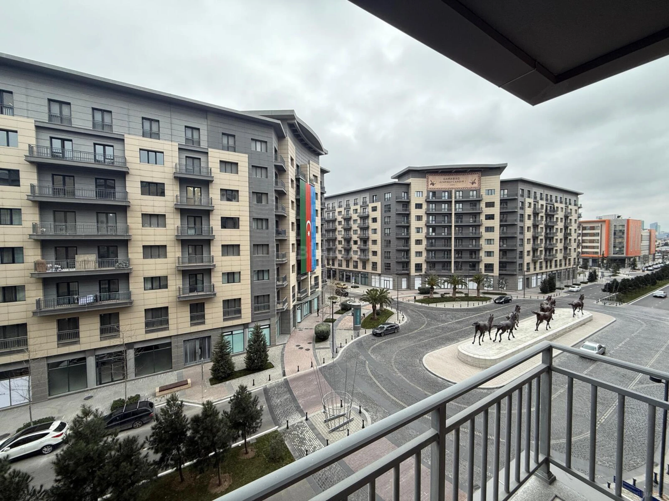 Kirayə verilir 4 otaqlı ofis 140 m²