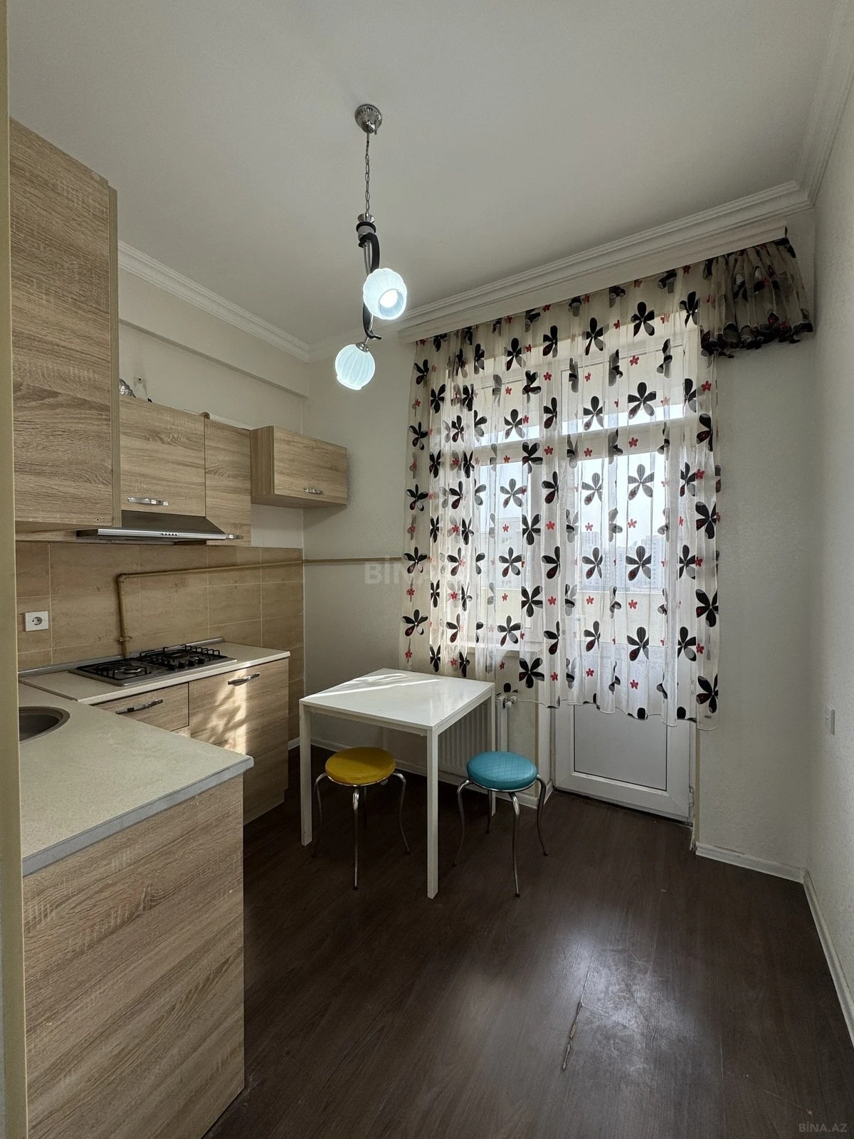 Kirayə verilir 2 otaqlı mənzil 60 m²