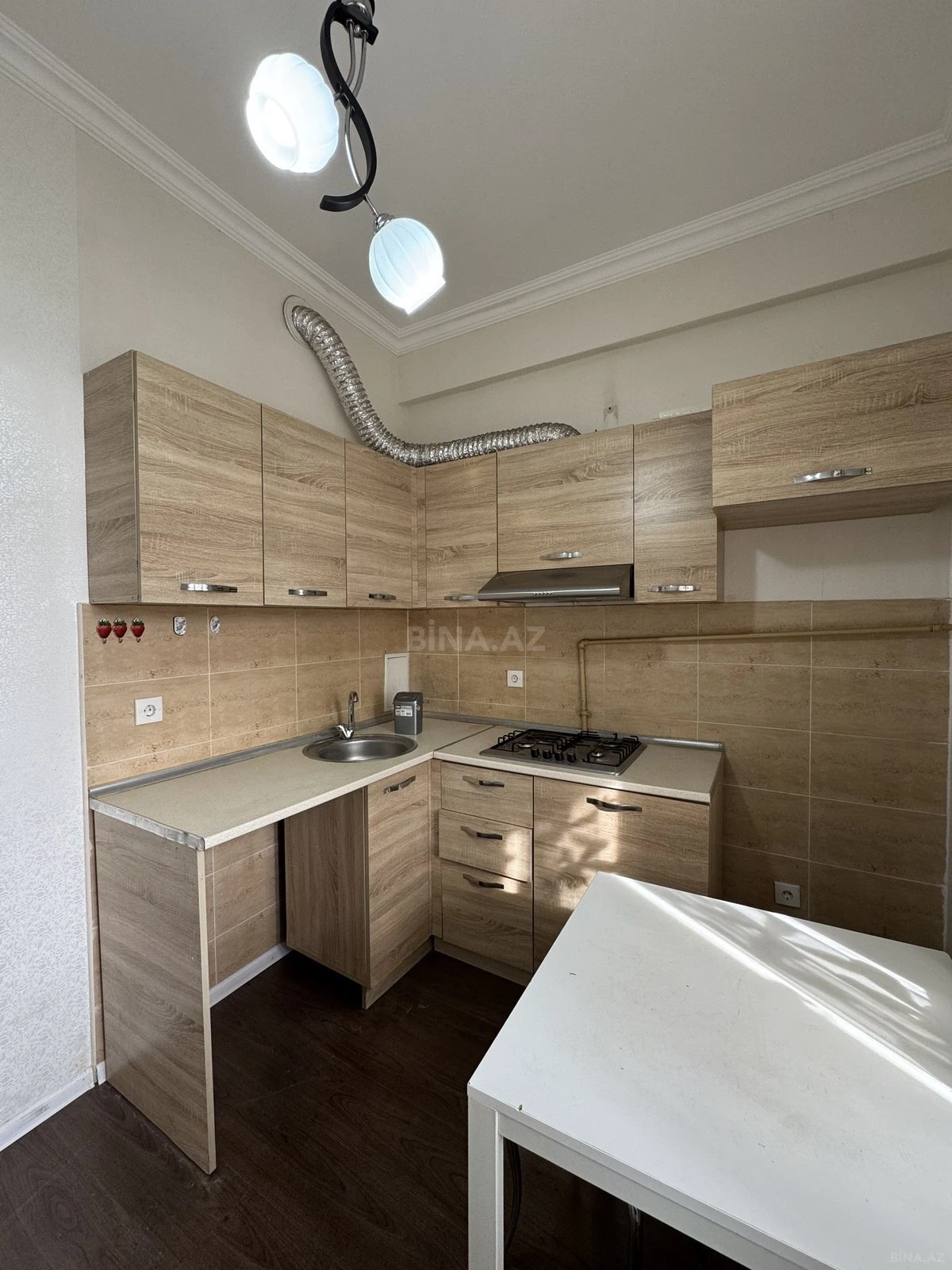 Kirayə verilir 2 otaqlı mənzil 60 m²