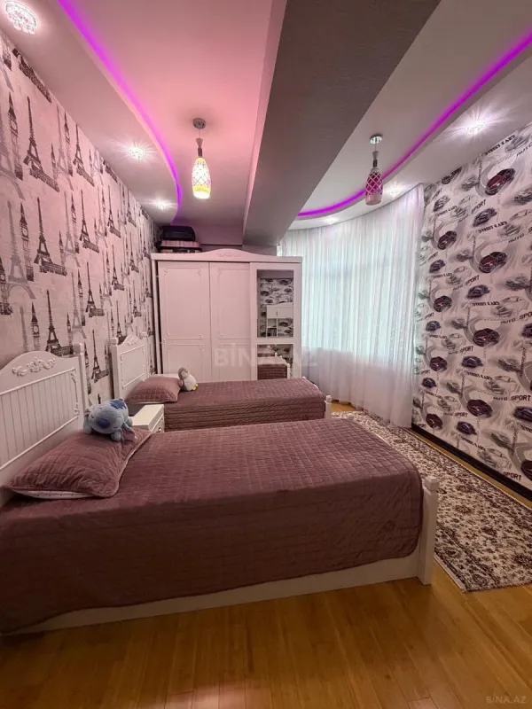 Satılır 3 otaqlı mənzil 128 m²