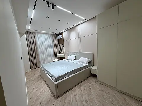Kirayə verilir 3 otaqlı mənzil 135 m²